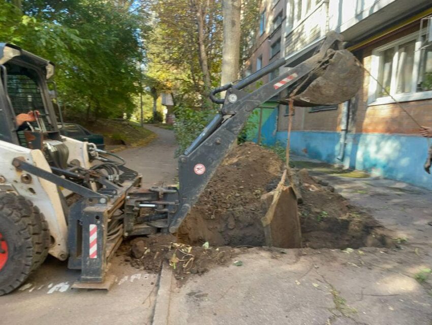 Комунальники Кам’янського звітують про виконання робіт за зверненнями містян