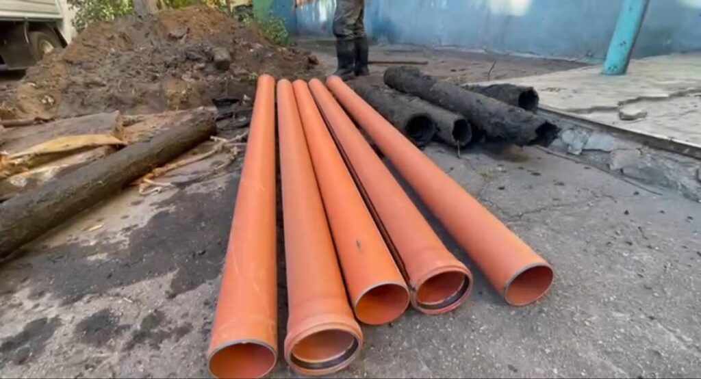 Комунальники Кам'янського звітують про виконання робіт за зверненнями містян - ФОТО