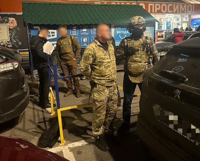 У Дніпрі за вимагання 600 тисяч гривень у підлеглих затримали командира взводу