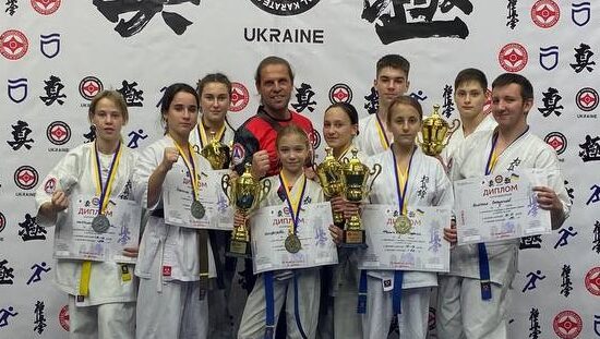 Каратисти з Кам`янського вибороли на чемпіонаті України 20 нагород - ФОТО