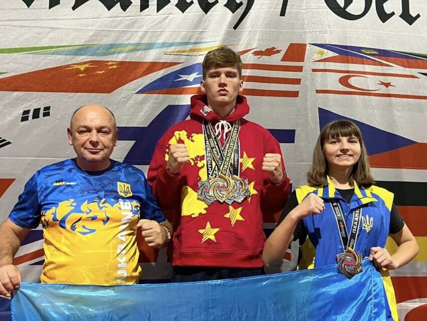 Кікбоксер з Кам`янського Валентин Клінов став чемпіоном світу