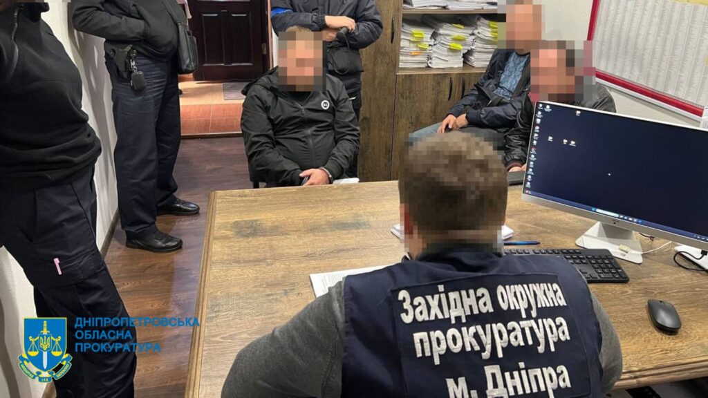 У Дніпрі директор кладовища вимагав за місце для поховання майже у десять разів більше офіційної ціни - ФОТО