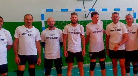 Кам`янський “Мустанг” став бронзовим призером волейбольного турніру на Дніпропетровщині