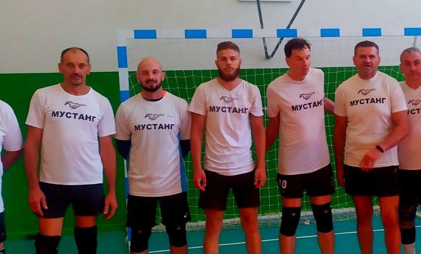Кам`янський “Мустанг” став бронзовим призером волейбольного турніру на Дніпропетровщині