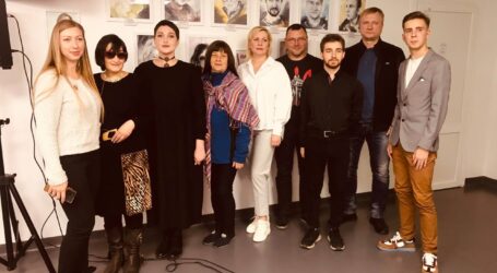 Виставка портретів людей, що змогли здолати рак, відкрилась у відділенні донорського центру в Кам’янському