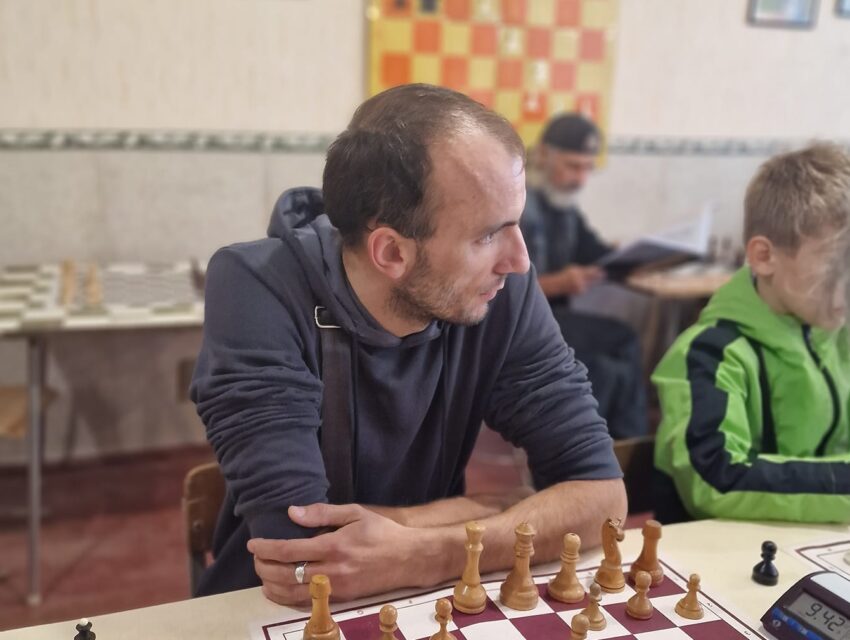 Переможцем шахового турніру у Кам`янському став Захар Ємець