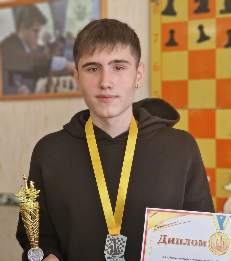 В Кам'янському відбувся шаховий турнір "Юніори - Сеньйори" - ФОТО