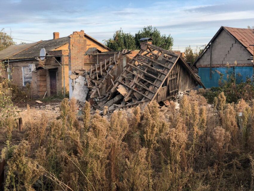 Від нічних обстрілів ворога на Дніпропетровщині постраждала 78-річна жінка