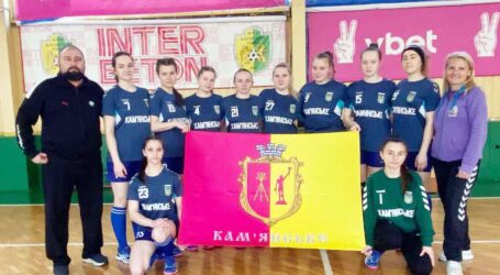 Кам`янські гандболістки стартували з перемоги у Вищій лізі України