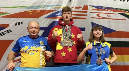 Кікбоксер з Кам`янського Валентин Клінов став чемпіоном світу
