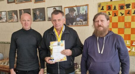 В Кам’янському відбувся шаховий турнір “Юніори – Сеньйори”