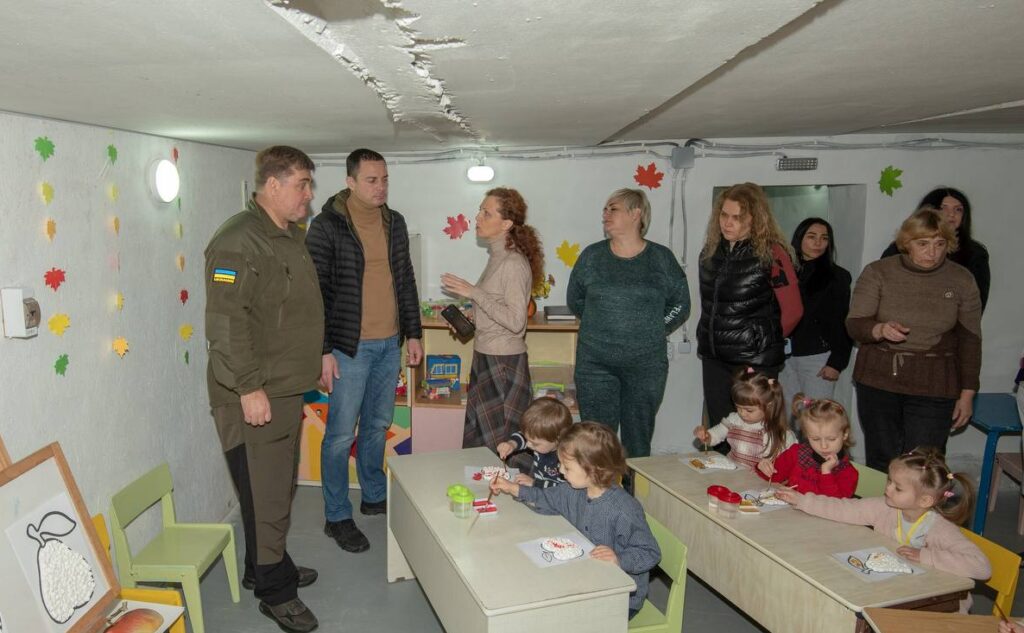 В Кам'янському тривають роботи з облаштування укриттів у школах та дитячих садочках - ФОТО