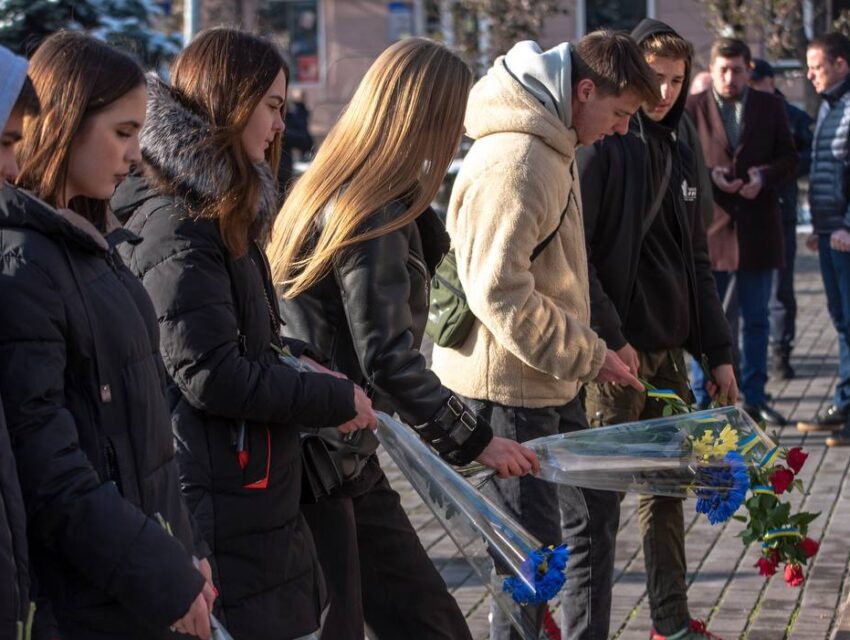 В Кам’янському вшанували пам’ять загиблих героїв на честь Дня Гідності та Свободи