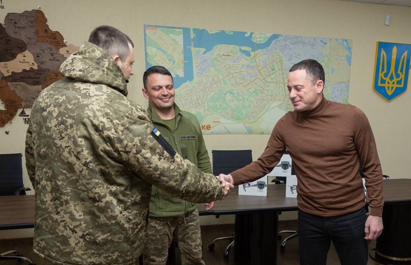 Кам’янське продовжує передавати технічне забезпечення військовим