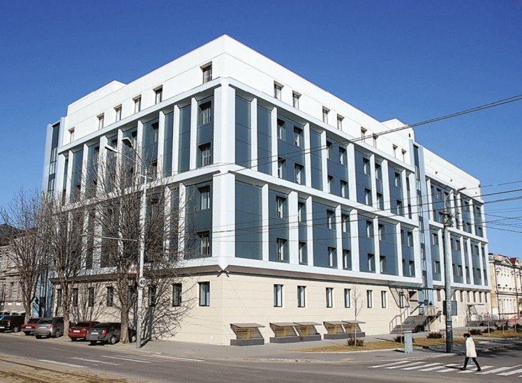 У лікарні Дніпра, де у серпні після наркозу померли дві людини, призупинили операції