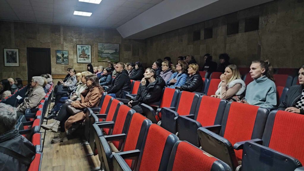 Про російсько-українську війну в історичному контексті розповідали науковці в музеї Кам'янського - ФОТО