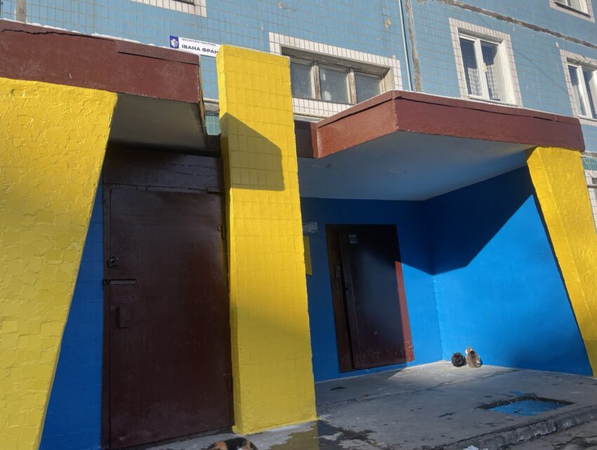 В Кам’янському комунальники продовжують виконувати роботи по заявках мешканців
