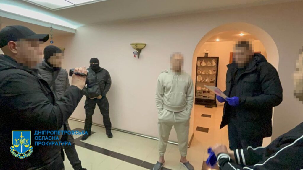 На Дніпропетровщині ексчиновник з «кримінальними авторитетами» на незаконно відчужених землях планували побудувати котеджне містечко - ФОТО