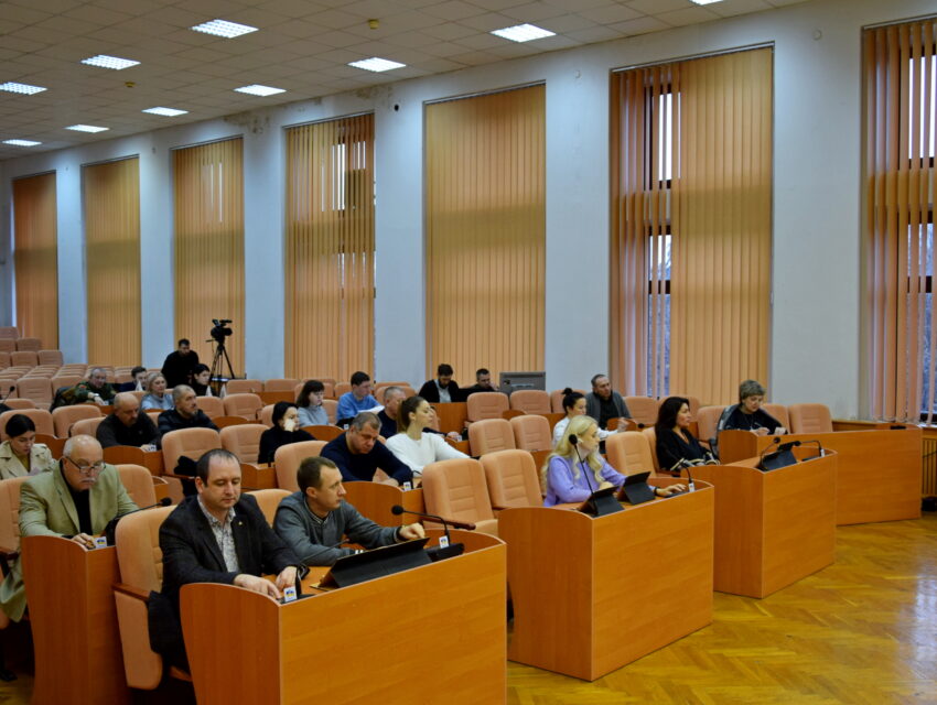 На сесії міськради більшість питань стосувались функціонування навчальних закладів у Кам’янському