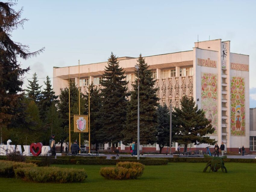Вночі вороги обстріляли один з районів на Дніпропетровщині