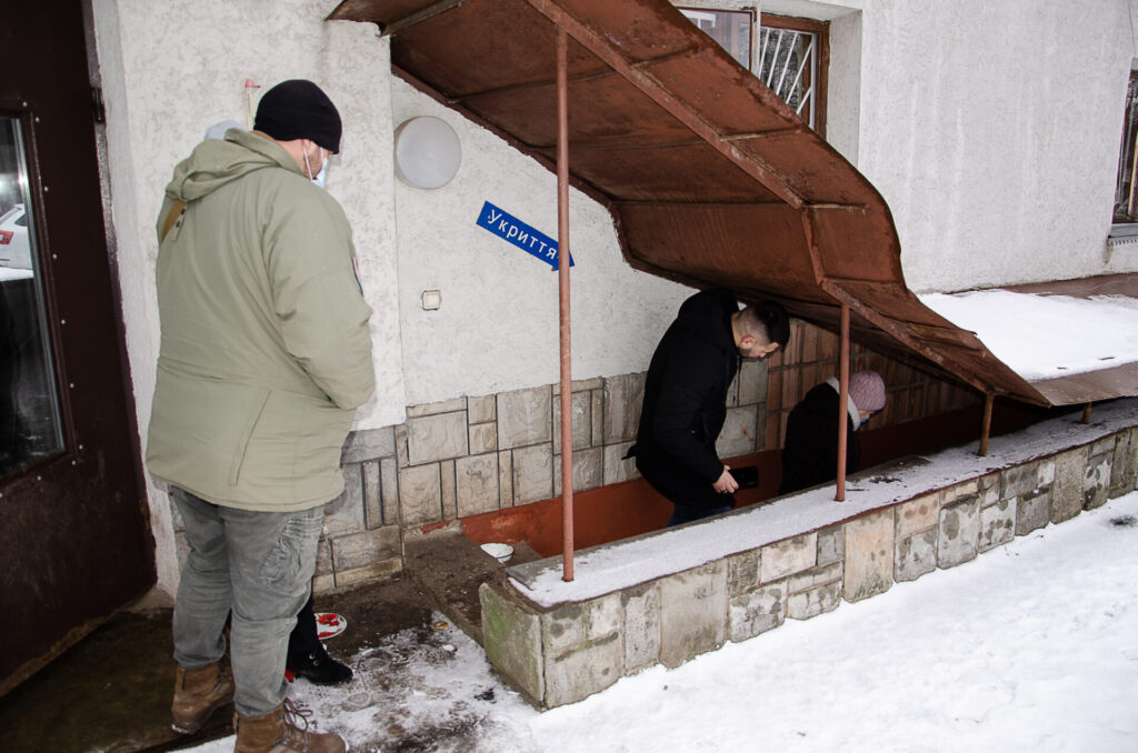 Про правила поведінки під час ракетного та артилерійського обстрілів нагадали кам'янчанам надзвичайники - ФОТО