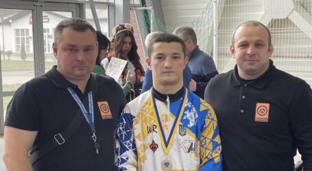 Борець з Кам`янського Іван Стефанський став віцечемпіоном України