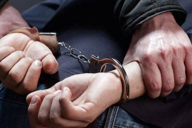 Поцупити хоча б щось: в Кам’янському районі за крадіжки дверей та інструменту затримали двох чоловіків