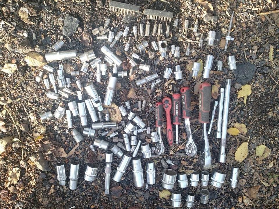 Поцупити хоча б щось: в Кам'янському районі за крадіжки дверей та інструменту затримали двох чоловіків - ФОТО