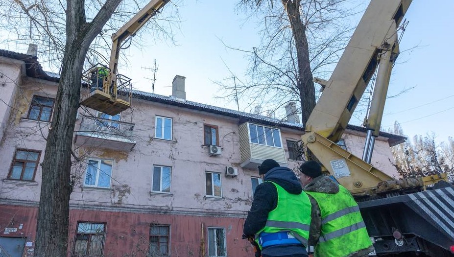 Очільник Кам'янського проконтролював роботи з усунення наслідків негоди - ФОТО