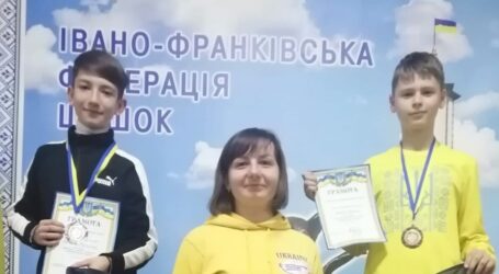 Шашкісти з Кам`янського здобули три медалі на чемпіонаті України 