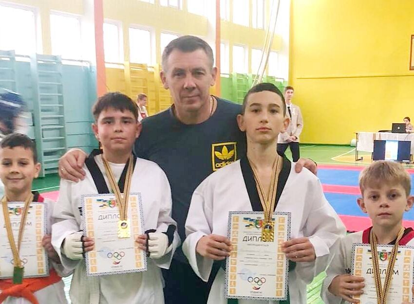 Четверо бійців з Кам`янського стали чемпіонами Кривого Рогу з тхеквондо