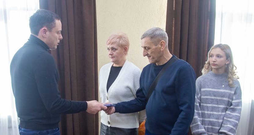 Мер Кам'янського зустрівся з військовими та батьками загиблого героя - ФОТО