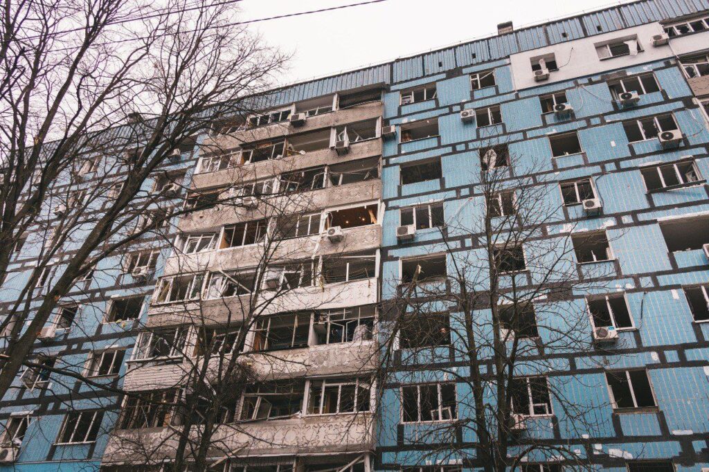 Вже відомо про шість загиблих через ракетну атаку по Дніпру - ФОТО