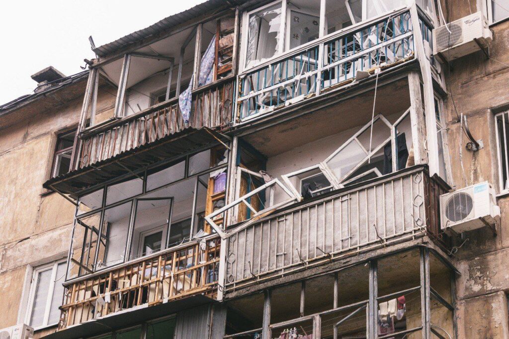 Вже відомо про шість загиблих через ракетну атаку по Дніпру - ФОТО