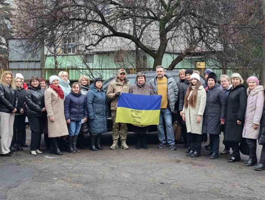 Чергове авто від освітян Кам’янського поїхало до військових на Авдіївський напрямок