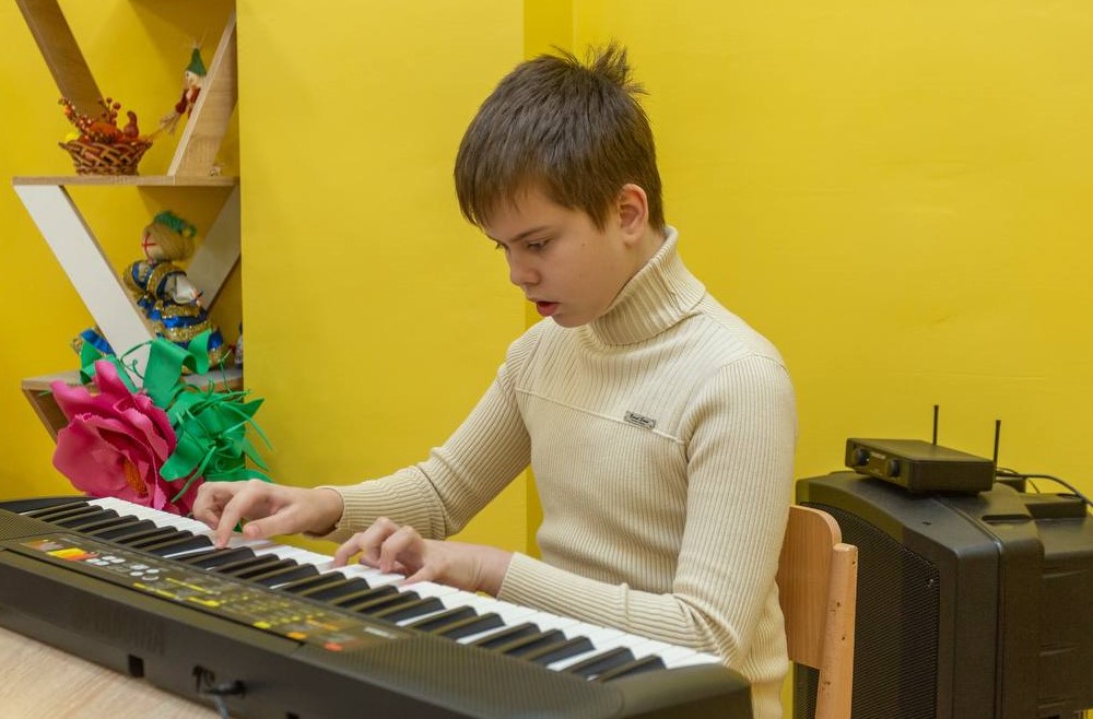 Мер Кам'янського зустрівся з родинами, де виховуються діти з особливими потребами - ФОТО