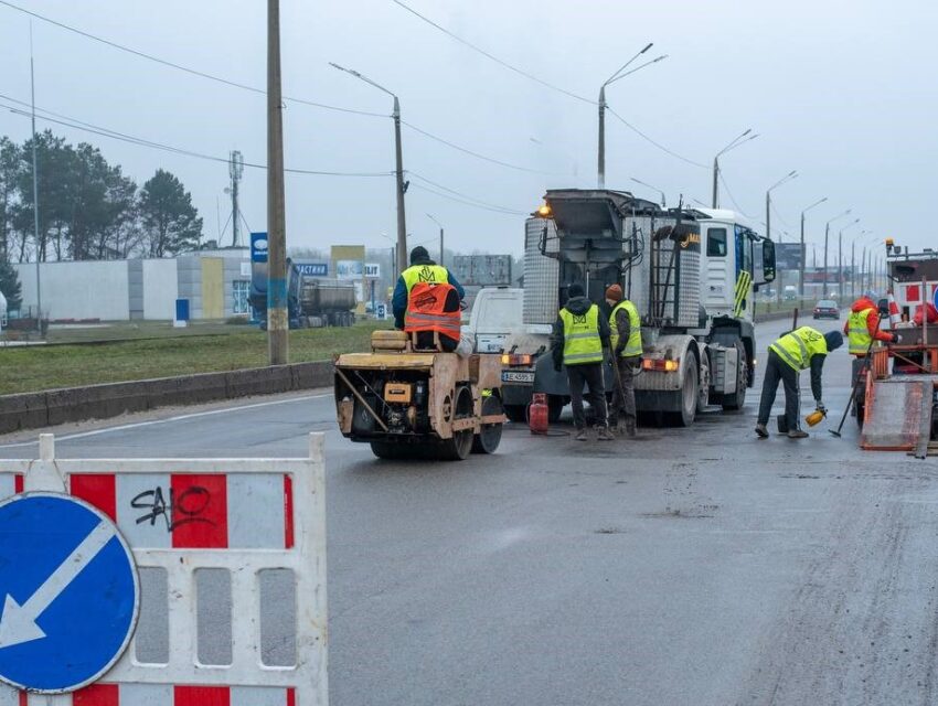 В Кам’янському триває ремонт головних автошляхів міста