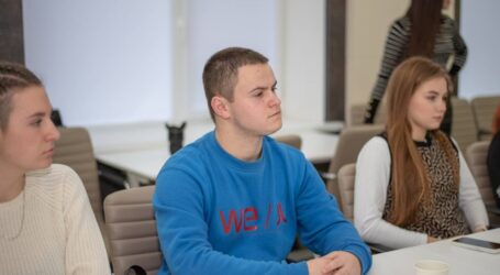 Молоді Кам’янського розповіли, як працюють органи місцевого самоврядування