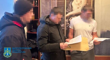 На Дніпропетровщині наркоугруповання на чолі з діючим адвокатом заробляло 10 млн грн на місяць