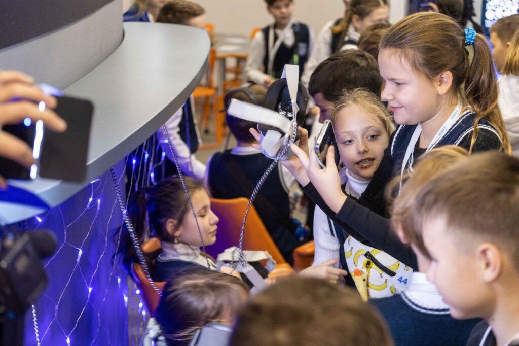 Школярі Дніпропетровщини зможуть безплатно відвідувати Планетарій у Дніпрі - ФОТО
