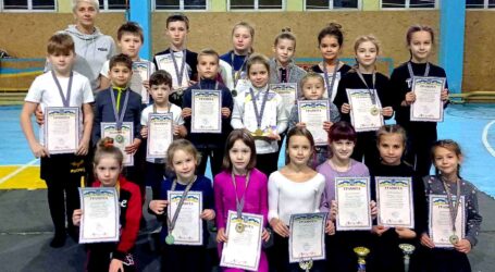 У Кам`янському змагалися акробати