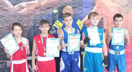 Юні боксери з Кам`янського взяли участь у «Турнірі Діда Мороза»