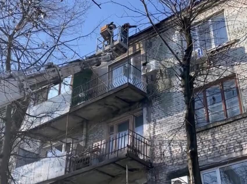 Які роботи комунальники Кам’янського за заявками мешканців виконують взимку