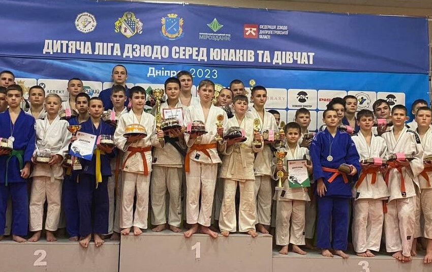 Дзюдоїсти Кам`янської ДЮСШ № 4 стали другими серед команд спортивних шкіл Дніпропетровщини