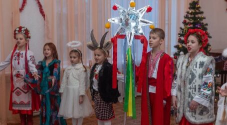 Мистецькі школи Кам’янського отримали новорічні подарунки – акустичні системи для організації творчих заходів