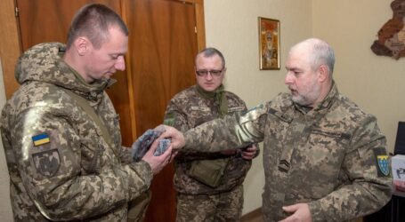 Кам’янське передало підрозділу тероборони дрони та прилади нічного бачення