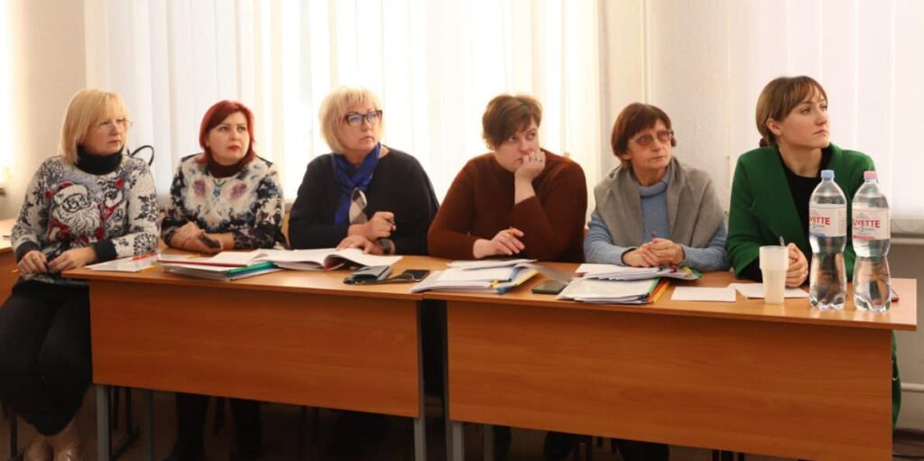 Понад 220 науково-дослідчих проєктів представили навчальні заклади Кам'янського на конкурсі Малої академії наук України - ФОТО