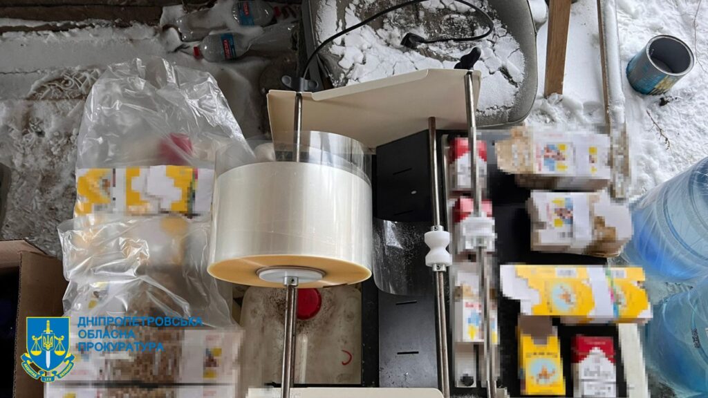 До 6 мільйонів гривень щомісяця заробляли власники підпільного «алкобізнесу» на Дніпропетровщині - ФОТО