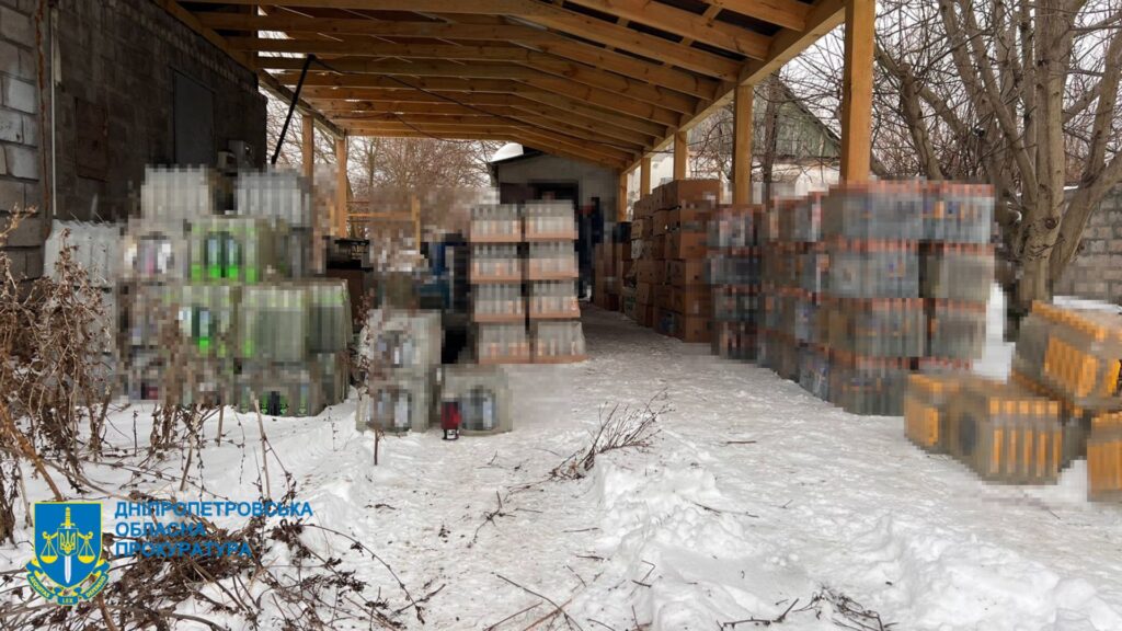 До 6 мільйонів гривень щомісяця заробляли власники підпільного «алкобізнесу» на Дніпропетровщині - ФОТО