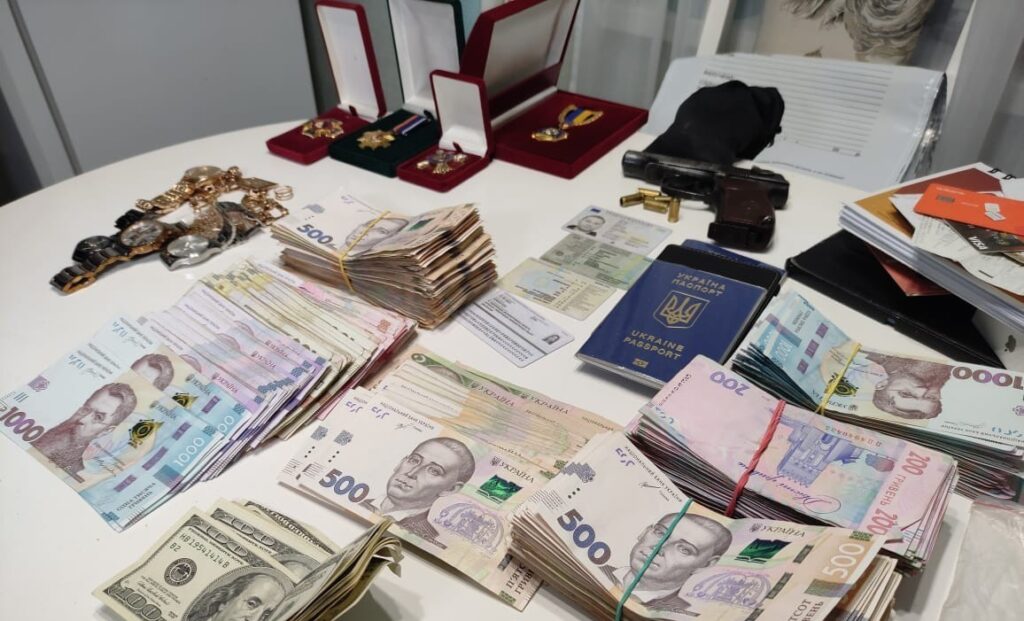 На Дніпропетровщині ліквідували наркосиндикат з річним прибутком у пів сотні млн грн, який організував представник угрупування «Біле братерство» - ФОТО